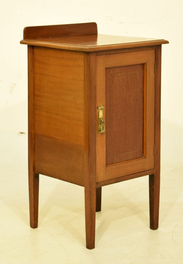 Early 20th Century inlaid mahogany bedside cabinet or pot cupboard with panelled door enclosing