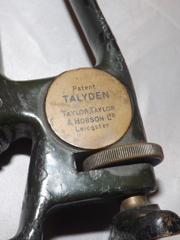 SMALL CAST BRASS OPTICAL MICROSCOPE BY TAYLOR ,TAYLOR & HOBSON ,LEICSTER CIRCA 1898 - Image 3 of 3