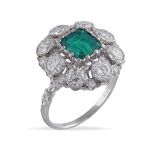 Buccellati, platinum ring with columbian emerald 1940/50ies peso 10 gr.