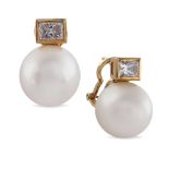 18kt gold earrings and South Sea pearls peso 15 gr.