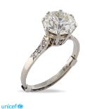 18kt white gold and diamond solitaire ring peso 3 gr.