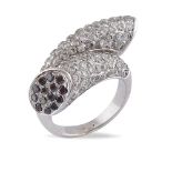 18kt white gold contrarie' ring peso 11 gr.