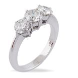 18kt white gold and diamond trilogy ring peso 5 gr.