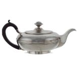 Silver teapot London, George III age, 1826 peso 516 gr.