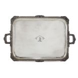 Large two handled silver tray London, 1899 peso 8878 gr.