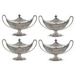 Four silver gravy boats London, George III 1792 peso 2900 gr.