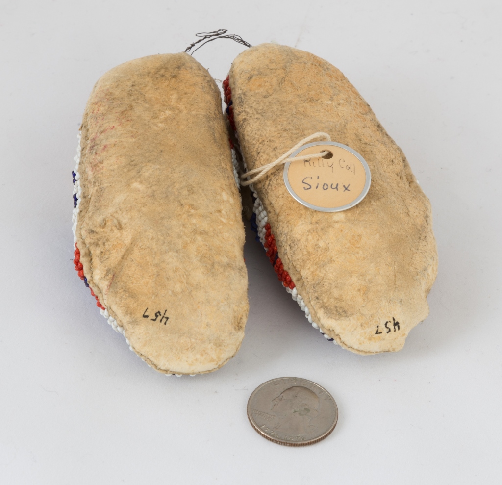 Pair of Sioux Baby's Moccasins. Pair of Sioux Baby's Moccasins . L 4 1/2" W 2" Ht. 1 1/2". Online - Image 2 of 2