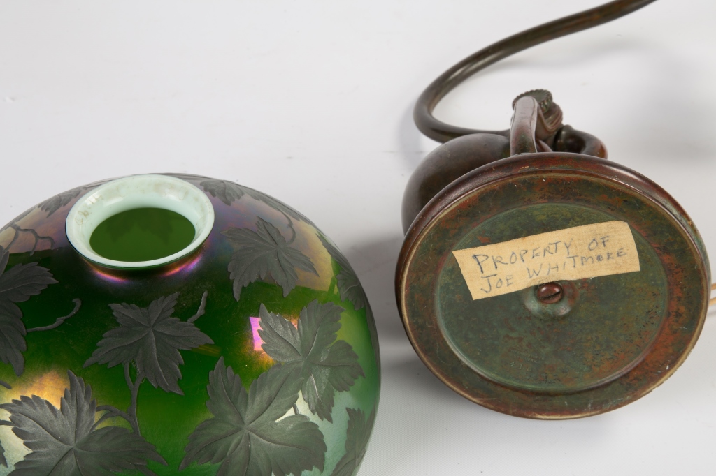 Tiffany Studios NY Counter Balance Lamp with Intaglio Carved Shade. Engraved green iridescent shade, - Image 6 of 6