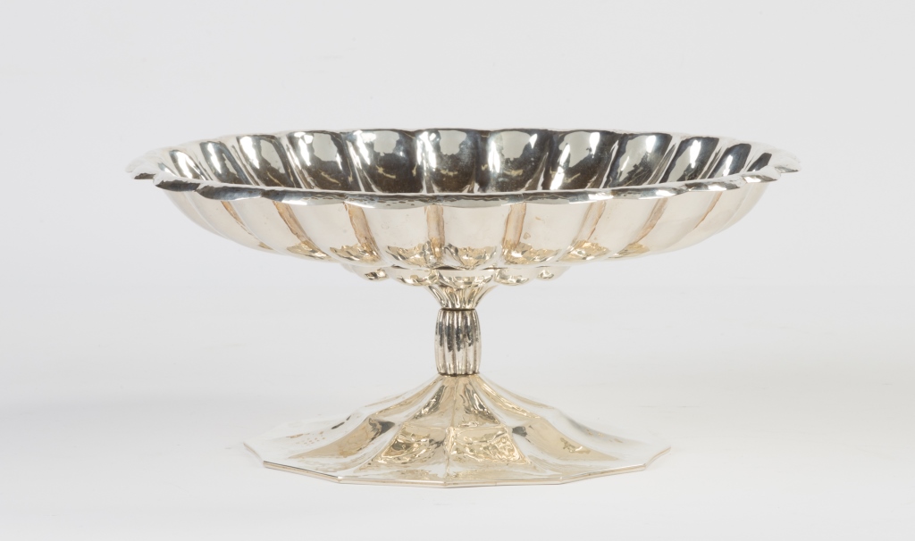 Buccellati Sterling Silver Compote. 31 ozt . Ht. 5" Dia. 11". Online bidding available: https://