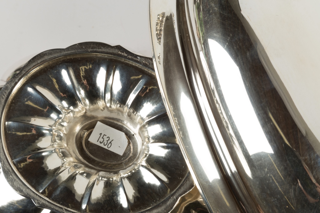 Two Buccellati Sterling Silver Footed Bowls. L: Ht. 4 1/2" W 8 1/2" D 6 1/2' R: Ht. 3 1/4" W 10 1/2" - Image 2 of 2