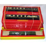 HORNBY 8 x Pullman Cars and a SR Luggage Van - Brown and Cream Pullman Cars R223 x 6 and R233 x 2