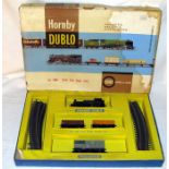HORNBY DUBLO 2008 0-6-0T Goods Train Set comprising a 2206 BR Black 0-6-0T #31337 with Red