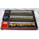 LIMA 0 Gauge 3 x GWR Mk 1 Coaches - nos 6620 and 6646 Chocolate and Cream and a 6620 Chocolate and