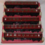 HORNBY DUBLO 5 x BR Maroon Mk 1 Coaches - 2 x 4062 1st and 3 x 4063 2nd - 2 x Mint Boxed and 3 x