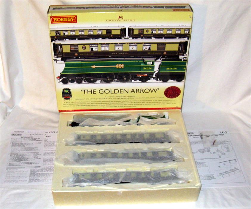 HORNBY R2369 'The Golden Arrow' Train Pack comprising a BR Malachite Green Battle of Britain Class