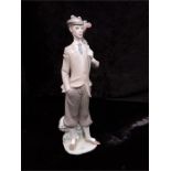 Lladro figure of a Gentleman Golfer 1985 (Two loose Golf clubs).