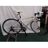 A Carrera road bike. 14 speed with a Mavic Aksium front wheel. In good condition. (R44)