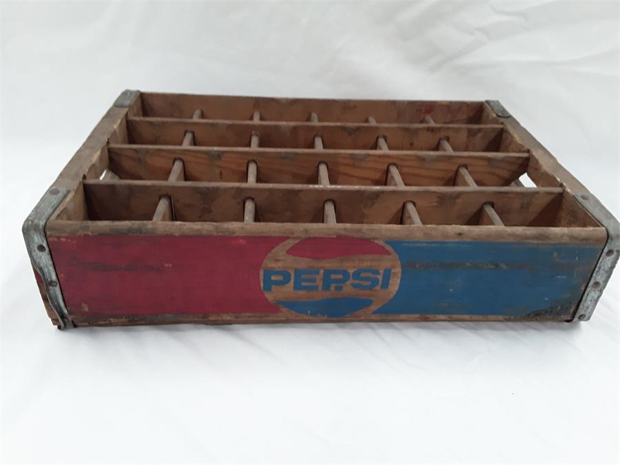 A Pepsi-Cola wooden crate. - Image 2 of 2