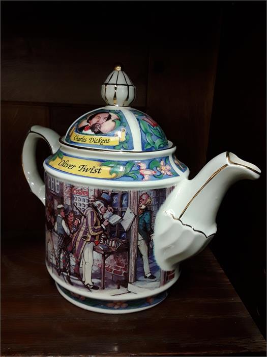 A quantity of collectable teapots. - Image 3 of 3