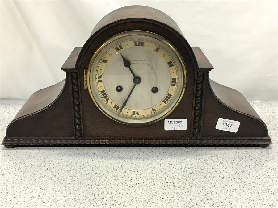 A Smith’s alarm clock together with a mantle clock which includes a key. - Image 2 of 3