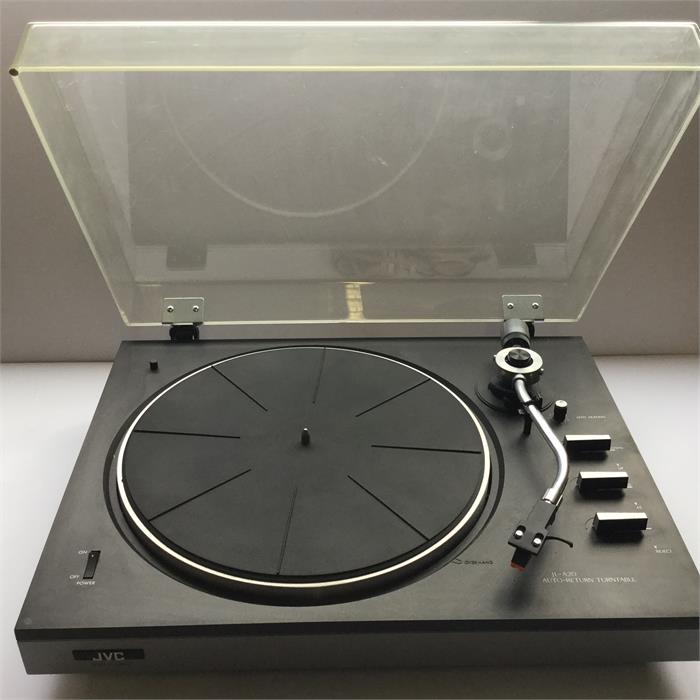 JVC Turntable. Here we have a JVC JL-A20 auto return belt drive turntable with Perspex lid. In VG