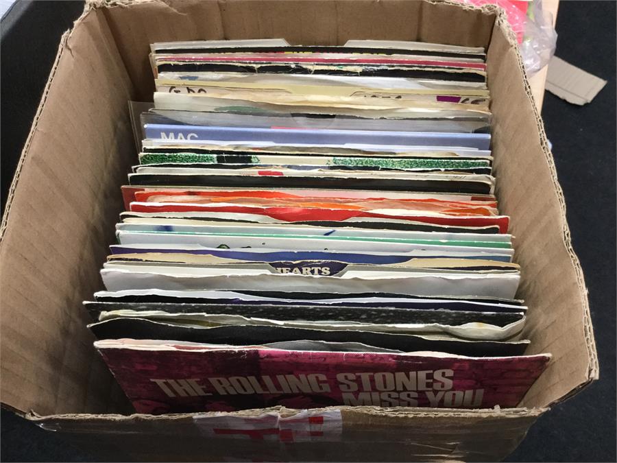 Rock / Pop Box Of Vinyl 7” Records. To include some coloured vinyls with artists to include