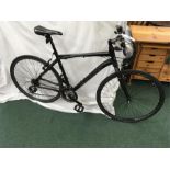 A Claud Butler hybrid bike. 21 speed. In good condition throughout. (R6)