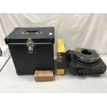 A Kodak Ektalite 2000 slide projector, in good condition. Together with a portable overhead