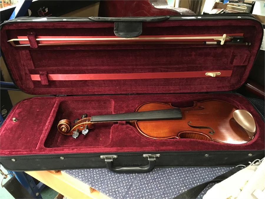 A del Gliga Cristian 2006 02 65 violin, condition as found. Together with an A. Eastman bow.