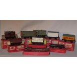 HORNBY DUBLO 8 x Goods Wagons and a Brake Van - 4625 20T Bulk Grain Wagon, 4645 Low Sided Wagon