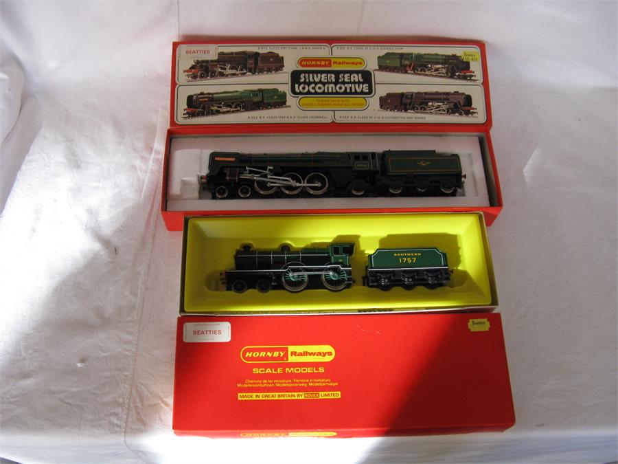 HORNBY 2 x Locomotives - R552 BR Gloss Green Britannia 4-6-2 'Oliver Cromwell' and R350 SR Gloss