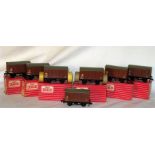 HORNBY DUBLO 7 x Banana Vans - 2 x Near Mint Boxed, 4 x Excellent in Good Boxes and 1 Excellent.