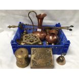 A tray of various brass items to include candle sticks, jugs, bells, horse brasses etc.
