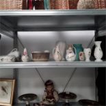 A collection of china/pottery.