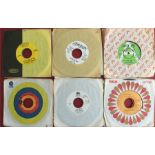 Country 7” Vinyl 45rpm USA & UK Issues. 28 singles here to include artists - Molly Bee - Hank