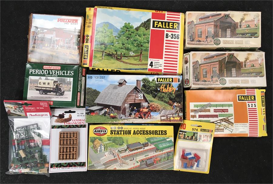 Selection of plastic model kits and accessories by Airfix, Faller and others, includes Faller HO #