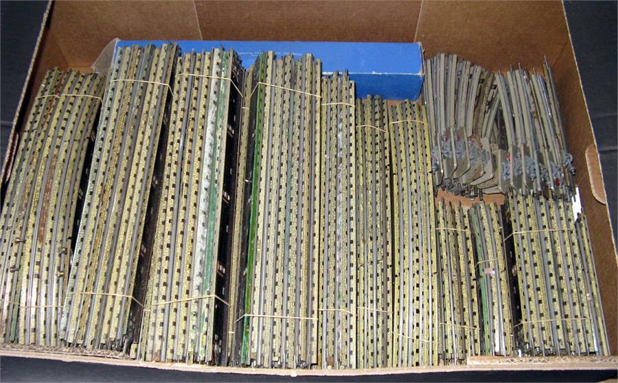 Hornby Dublo 3R Track - 104 x EDA1, 24 x EDA1 1/2, 84 x EDB1, 14 x EDB 1 1/2 and 14 x non