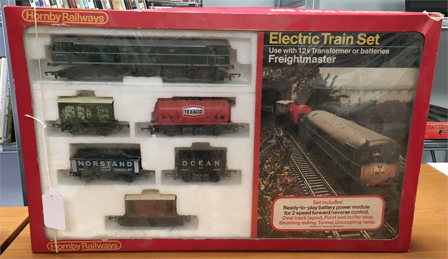 Hornby Electric Train Set R169 Freightmaster consisting of Diesel Electric Locomotive D5572 together