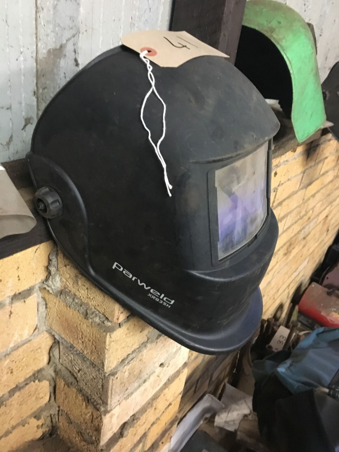 Paraweld XR935H Welding Helmet - Image 2 of 2