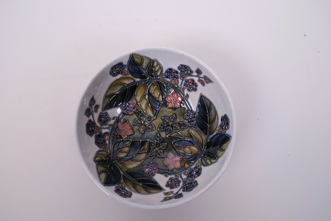 A Moorcroft bowl, with berry decoration, in original box, marks to base, 6½" diameter - Image 2 of 4