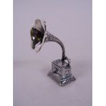 A novelty silver trinket in the form of a gramophone, 2" high