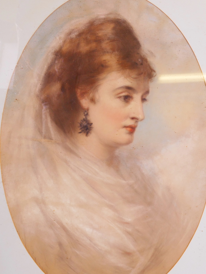 A C19th pastel, portrait of a lady, in gilt frame, 26" x 18"