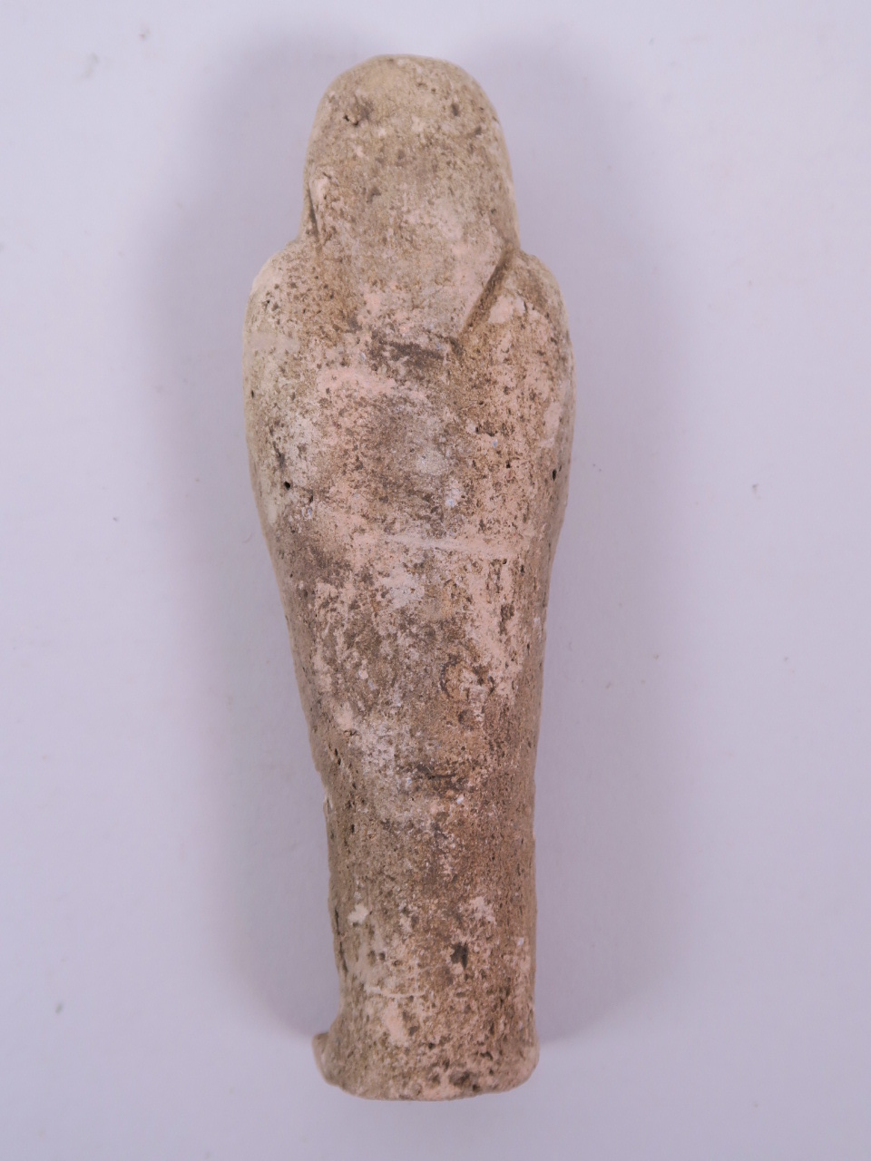 An Egyptian terracotta shabti with impressed hieroglyphic inscriptions, 6" high - Image 2 of 2