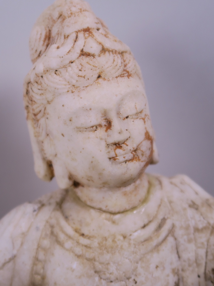 A carved marble figurine of a reclining Quan Yin, A/F, 16" long - Image 2 of 2