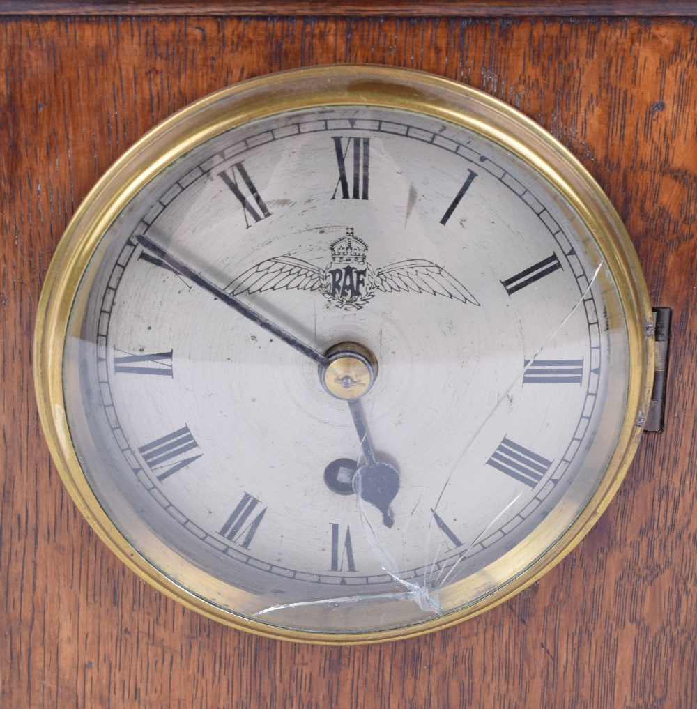 WW2 Royal Air Force (RAF) Officers Mess Mantle Clock - Image 3 of 6