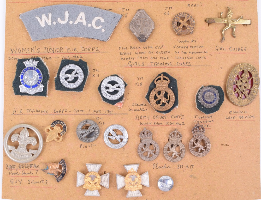 Royal Observer Corps Badges and Cloth Insignia - Image 2 of 3