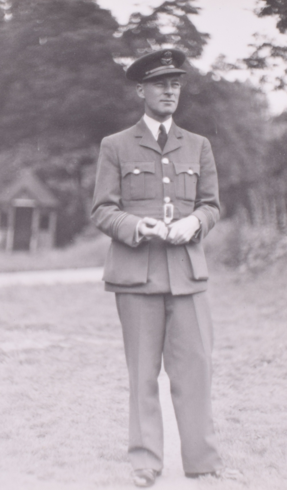 Small Group of Royal Air Force Ephemera Belonging to A L Allen including Pilot’s Log Book - Image 4 of 7