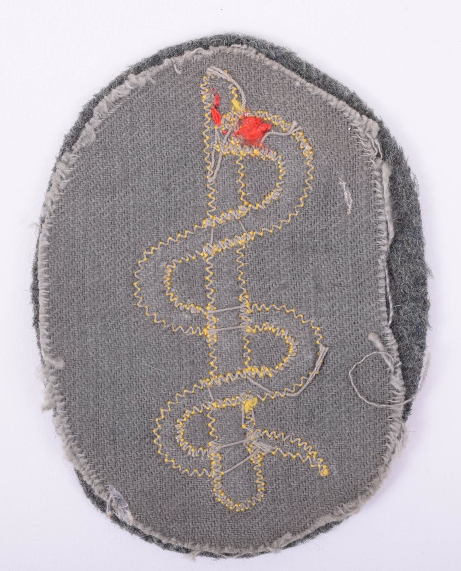 Enlisted Mans Medical Qualification Cloth Arm Badge - Image 2 of 2