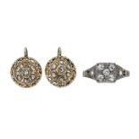 Lot: pair of earrings and ring in white gold and diamonds