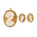 Pair of earrings and brooch in yellow gold and cameos